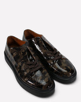 Tott & Co. Sneaker