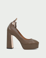 Lola Cruz Pumps