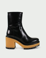Homers Stiefeletten Absatz
